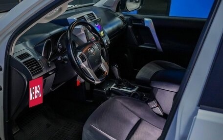 Toyota Land Cruiser Prado 150 рестайлинг 2, 2014 год, 3 990 000 рублей, 11 фотография