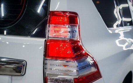 Toyota Land Cruiser Prado 150 рестайлинг 2, 2014 год, 3 990 000 рублей, 21 фотография