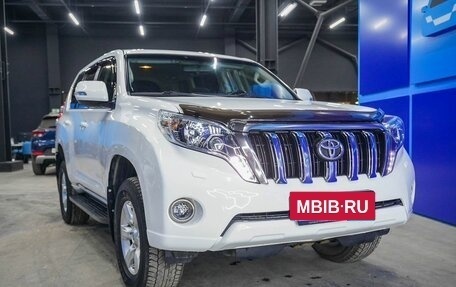 Toyota Land Cruiser Prado 150 рестайлинг 2, 2014 год, 3 990 000 рублей, 24 фотография