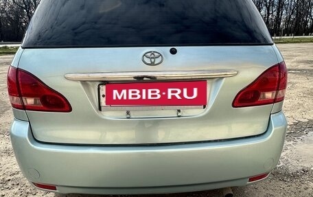 Toyota Ipsum II, 2002 год, 690 000 рублей, 8 фотография