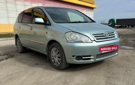 Toyota Ipsum II, 2002 год, 690 000 рублей, 18 фотография