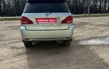 Toyota Ipsum II, 2002 год, 690 000 рублей, 15 фотография