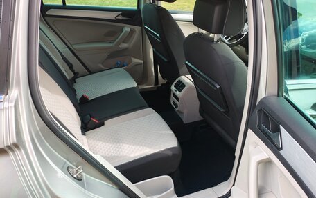 Volkswagen Tiguan II, 2018 год, 2 280 000 рублей, 13 фотография