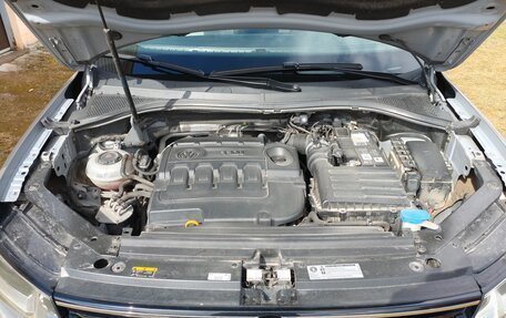 Volkswagen Tiguan II, 2018 год, 2 280 000 рублей, 14 фотография