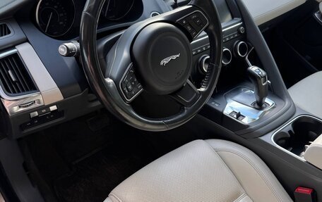 Jaguar E-Pace, 2018 год, 1 800 000 рублей, 16 фотография