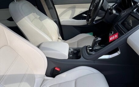 Jaguar E-Pace, 2018 год, 1 800 000 рублей, 13 фотография