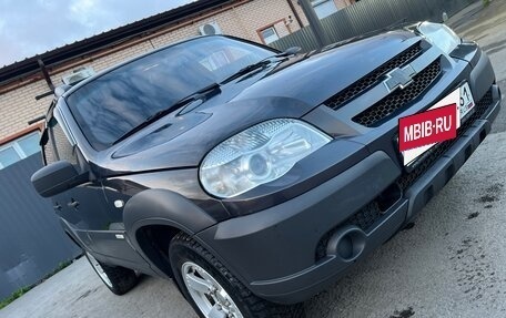 Chevrolet Niva I рестайлинг, 2015 год, 780 000 рублей, 4 фотография