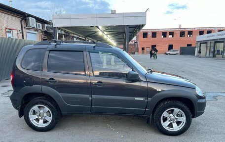 Chevrolet Niva I рестайлинг, 2015 год, 780 000 рублей, 14 фотография