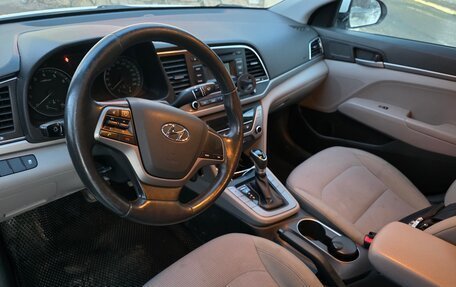 Hyundai Elantra VI рестайлинг, 2017 год, 1 990 000 рублей, 6 фотография