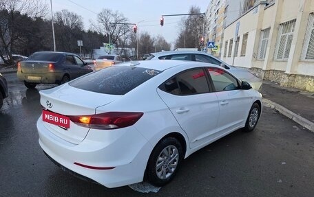 Hyundai Elantra VI рестайлинг, 2017 год, 1 990 000 рублей, 4 фотография
