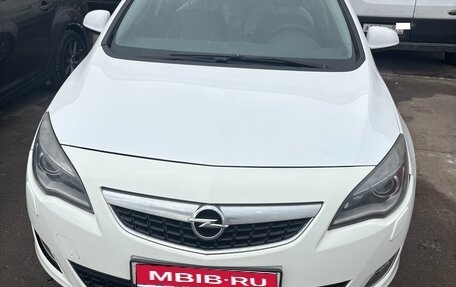 Opel Astra J, 2010 год, 720 000 рублей, 1 фотография