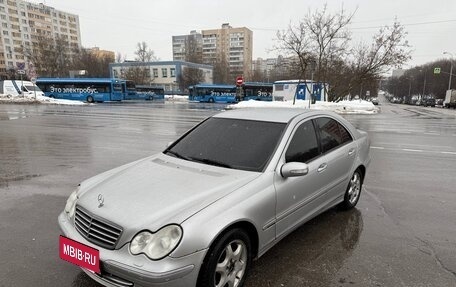 Mercedes-Benz C-Класс, 2005 год, 500 000 рублей, 2 фотография