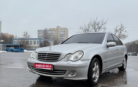 Mercedes-Benz C-Класс, 2005 год, 500 000 рублей, 9 фотография