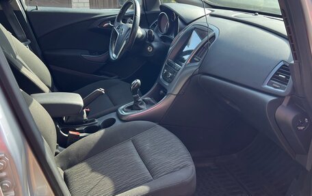 Opel Astra J, 2015 год, 790 000 рублей, 5 фотография