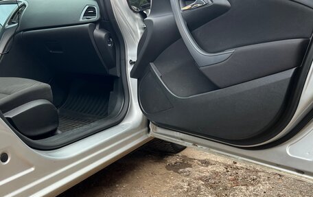 Opel Astra J, 2015 год, 790 000 рублей, 13 фотография