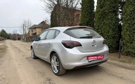 Opel Astra J, 2015 год, 790 000 рублей, 4 фотография