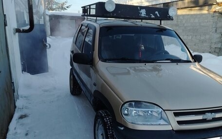 Chevrolet Niva I рестайлинг, 2004 год, 270 000 рублей, 5 фотография