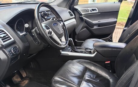 Ford Explorer VI, 2013 год, 1 850 000 рублей, 11 фотография