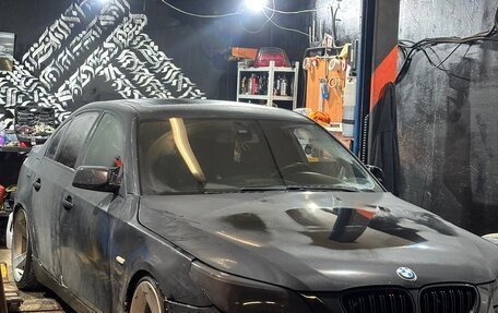 BMW 5 серия, 2004 год, 1 200 000 рублей, 21 фотография