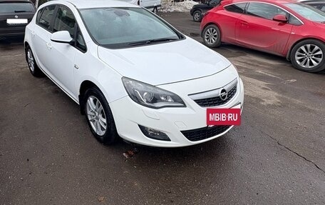 Opel Astra J, 2010 год, 720 000 рублей, 2 фотография