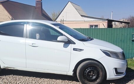 KIA Rio III рестайлинг, 2012 год, 600 000 рублей, 2 фотография