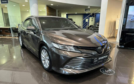 Toyota Camry, 2018 год, 2 708 000 рублей, 3 фотография