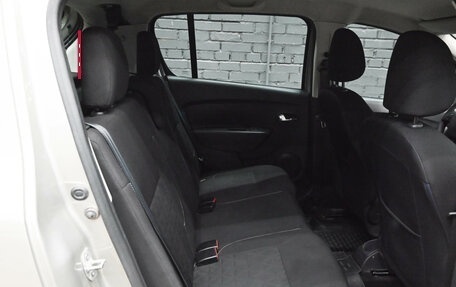 Renault Sandero II рестайлинг, 2016 год, 880 000 рублей, 11 фотография