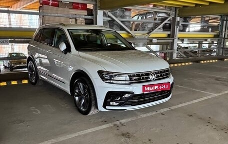 Volkswagen Tiguan II, 2018 год, 3 000 000 рублей, 1 фотография