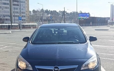 Opel Astra J, 2011 год, 900 000 рублей, 1 фотография