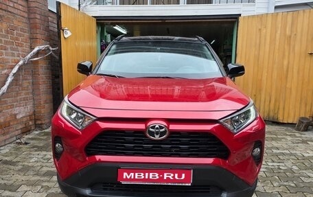 Toyota RAV4, 2021 год, 4 300 000 рублей, 1 фотография