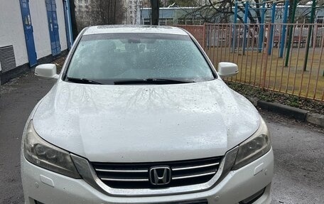 Honda Accord IX рестайлинг, 2013 год, 1 400 000 рублей, 1 фотография