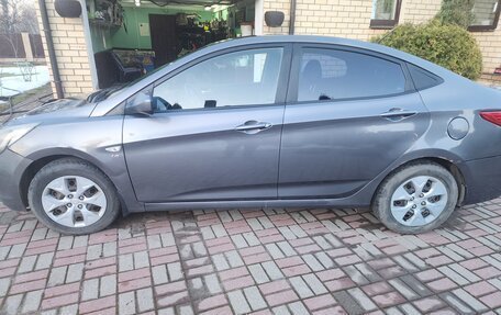 Hyundai Solaris II рестайлинг, 2016 год, 700 000 рублей, 3 фотография