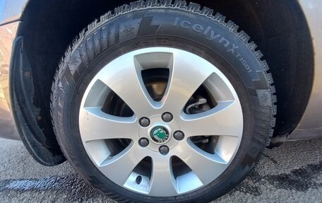 Skoda Superb III рестайлинг, 2012 год, 960 000 рублей, 20 фотография