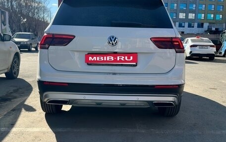 Volkswagen Tiguan II, 2019 год, 2 550 000 рублей, 2 фотография
