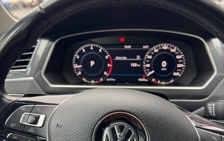 Volkswagen Tiguan II, 2018 год, 3 000 000 рублей, 3 фотография