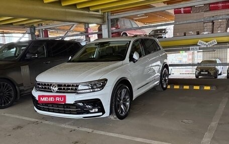 Volkswagen Tiguan II, 2018 год, 3 000 000 рублей, 2 фотография