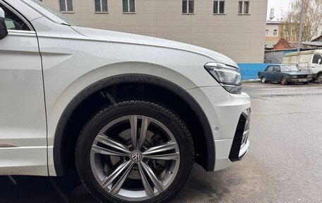 Volkswagen Tiguan II, 2018 год, 3 000 000 рублей, 13 фотография