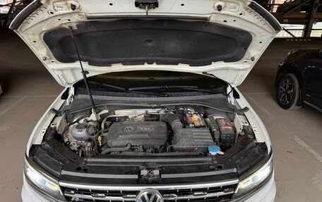 Volkswagen Tiguan II, 2018 год, 3 000 000 рублей, 30 фотография