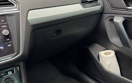 Volkswagen Tiguan II, 2018 год, 3 000 000 рублей, 29 фотография