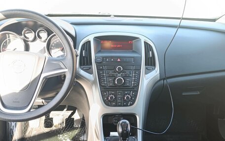 Opel Astra J, 2011 год, 900 000 рублей, 5 фотография