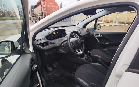 Peugeot 208 II, 2013 год, 550 000 рублей, 12 фотография