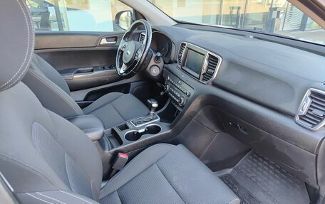 KIA Sportage IV рестайлинг, 2017 год, 2 099 800 рублей, 13 фотография