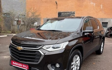 Chevrolet Traverse II, 2018 год, 2 900 000 рублей, 2 фотография