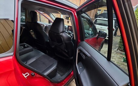 Toyota RAV4, 2021 год, 4 300 000 рублей, 14 фотография