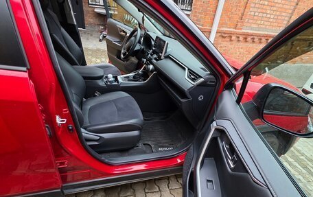 Toyota RAV4, 2021 год, 4 300 000 рублей, 15 фотография