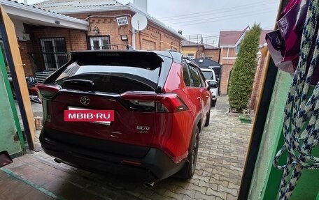 Toyota RAV4, 2021 год, 4 300 000 рублей, 6 фотография