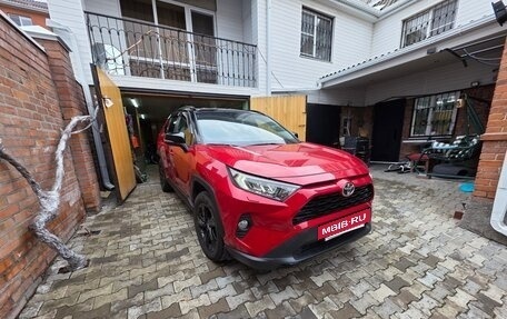 Toyota RAV4, 2021 год, 4 300 000 рублей, 9 фотография