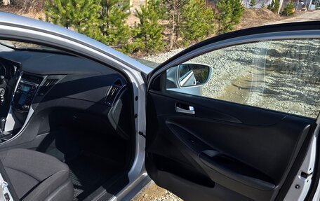 Hyundai Sonata VI, 2010 год, 1 300 000 рублей, 11 фотография