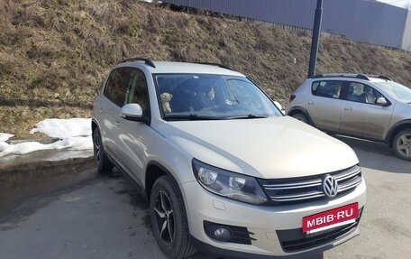 Volkswagen Tiguan I, 2012 год, 1 000 000 рублей, 2 фотография