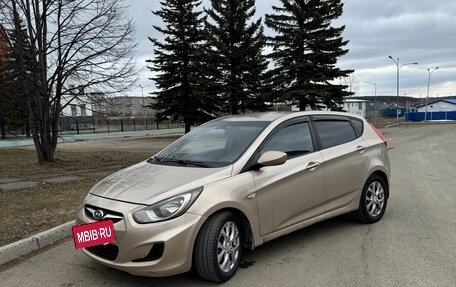 Hyundai Solaris II рестайлинг, 2011 год, 785 000 рублей, 2 фотография